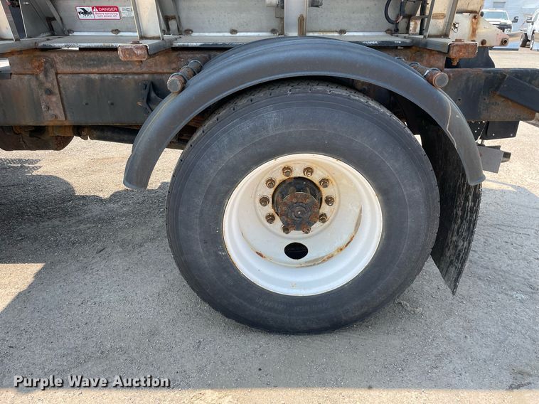 image for item DS8911 2013 International DuraStar 4300  spreader truck