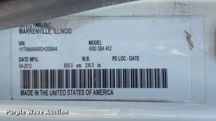 image for item DS8911 2013 International DuraStar 4300  spreader truck