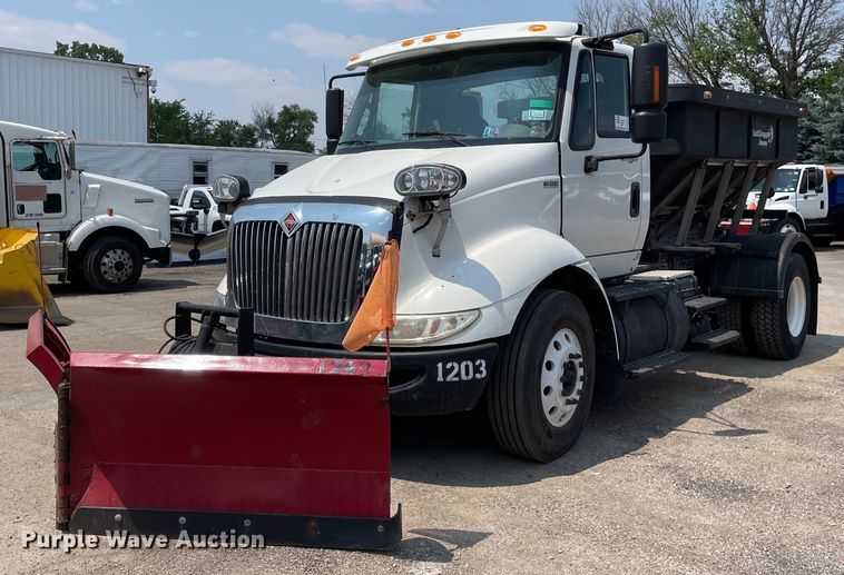 image for item DS8912 2012 International TranStar 8600  spreader truck