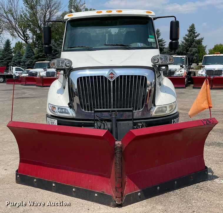 image for item DS8912 2012 International TranStar 8600  spreader truck