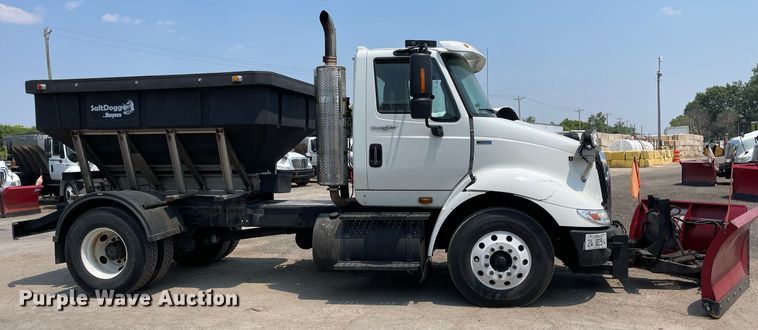 image for item DS8912 2012 International TranStar 8600  spreader truck