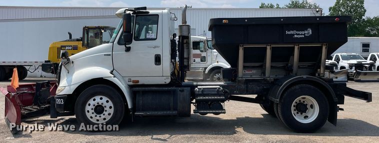 image for item DS8912 2012 International TranStar 8600  spreader truck