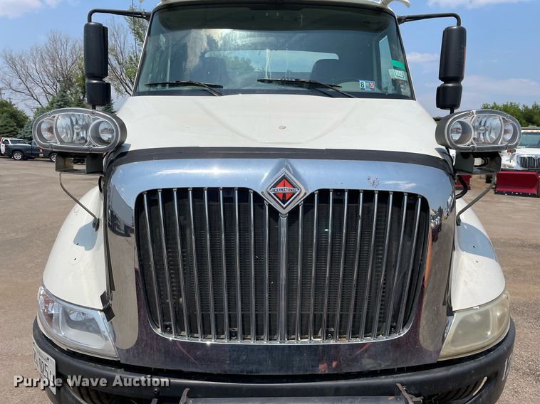 image for item DS8912 2012 International TranStar 8600  spreader truck