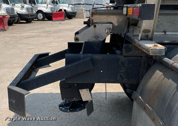 image for item DS8912 2012 International TranStar 8600  spreader truck