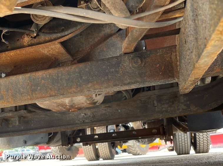 image for item DS8912 2012 International TranStar 8600  spreader truck