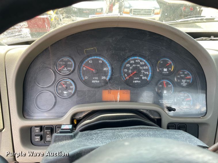 image for item DS8912 2012 International TranStar 8600  spreader truck