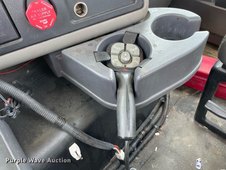 image for item DS8912 2012 International TranStar 8600  spreader truck