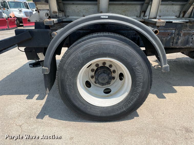 image for item DS8912 2012 International TranStar 8600  spreader truck