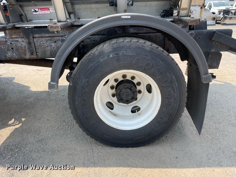 image for item DS8912 2012 International TranStar 8600  spreader truck