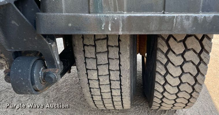 image for item DS8912 2012 International TranStar 8600  spreader truck