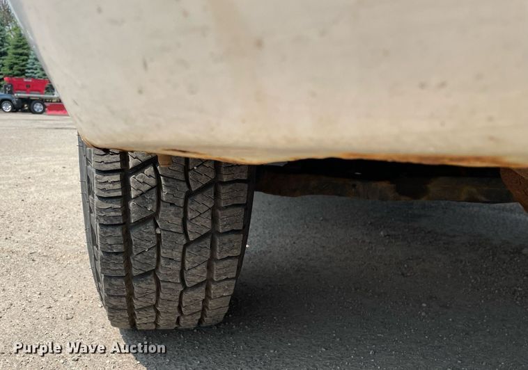 image for item DS8913 2004 GMC Savana G3500  box truck