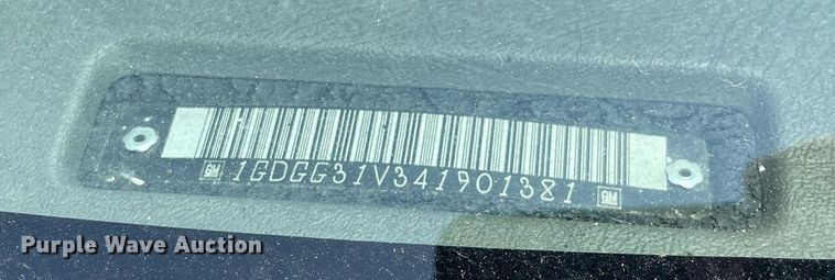 image for item DS8913 2004 GMC Savana G3500  box truck