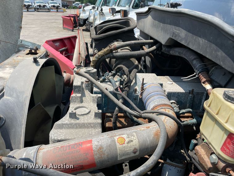 image for item DS8914 2005 International 4300  de-icer truck