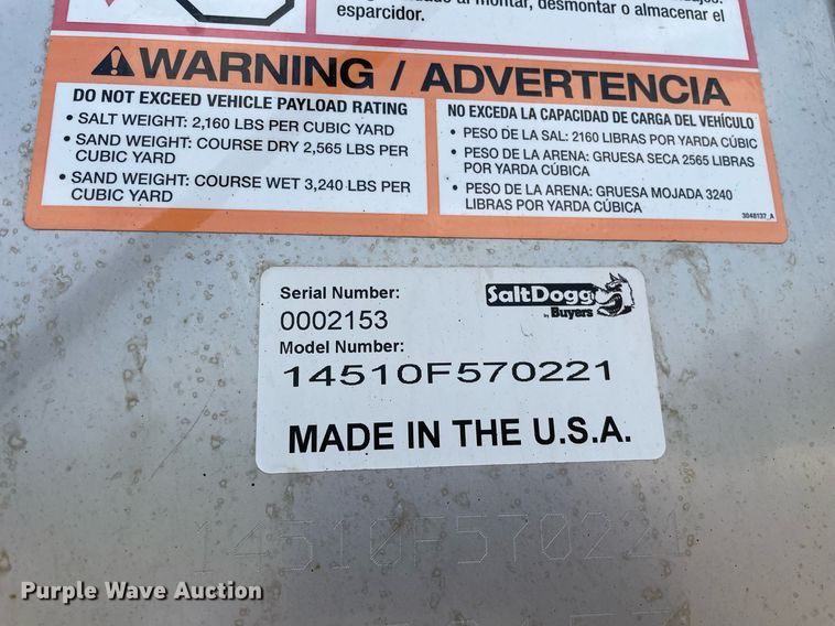 image for item DS8915 2004 International 4300  spreader truck