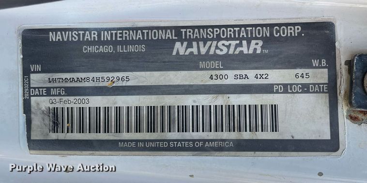image for item DS8915 2004 International 4300  spreader truck