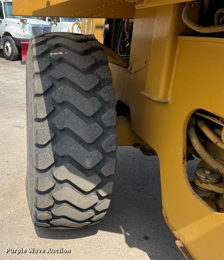 image for item DS8916 1995 Caterpillar IT38F  wheel loader