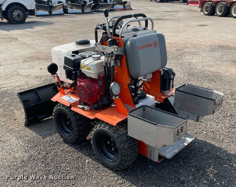 image for item DS8917 2021 Snowrator ZX4