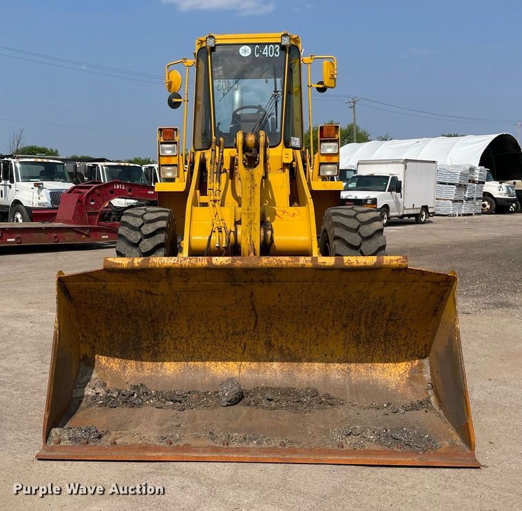 image for item DS8918 1994 Case 621B  wheel loader