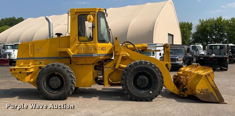 image for item DS8918 1994 Case 621B  wheel loader