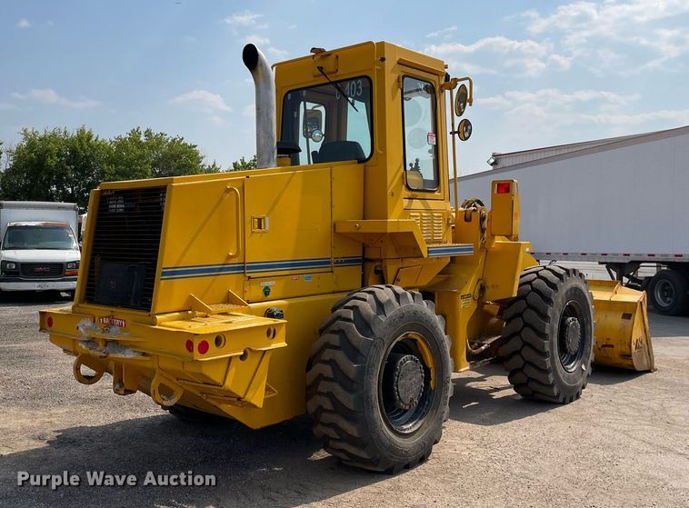 image for item DS8918 1994 Case 621B  wheel loader