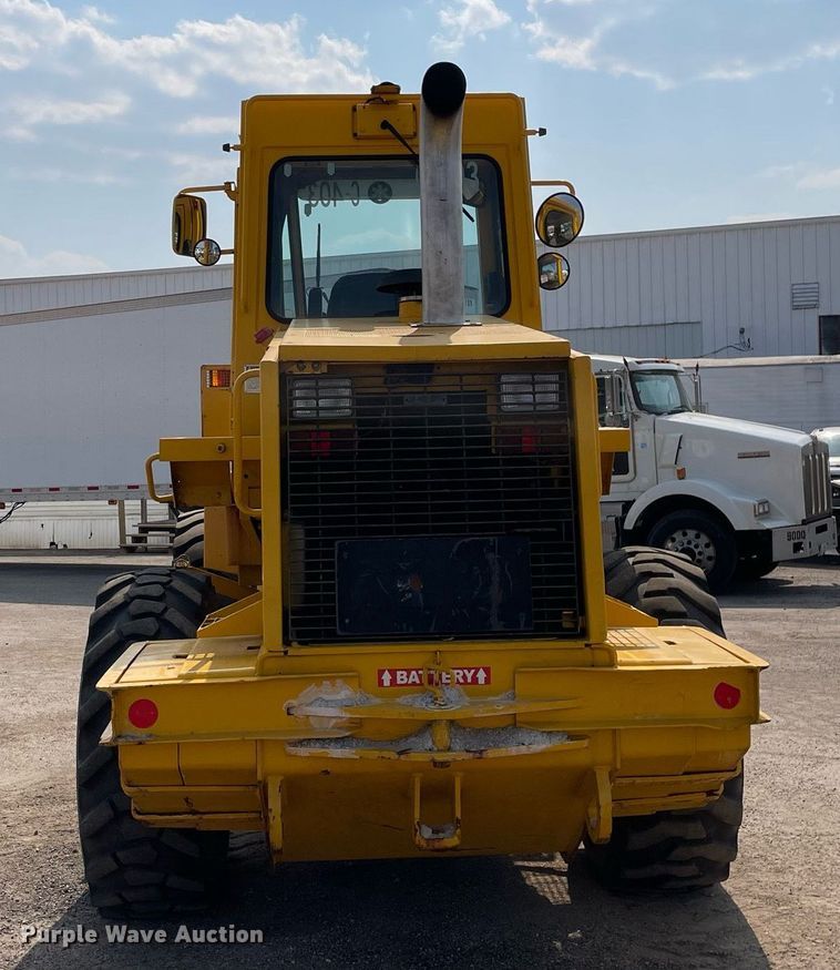 image for item DS8918 1994 Case 621B  wheel loader