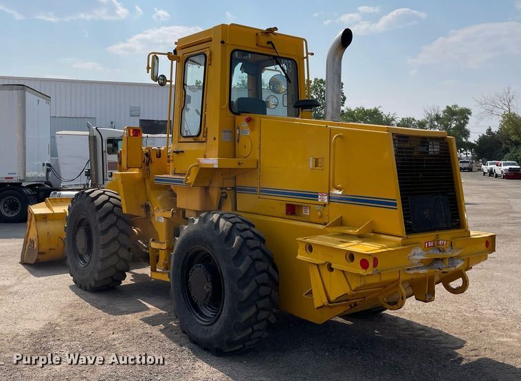 image for item DS8918 1994 Case 621B  wheel loader
