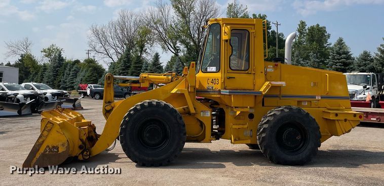 image for item DS8918 1994 Case 621B  wheel loader
