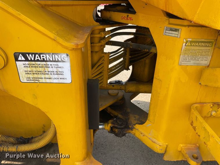 image for item DS8918 1994 Case 621B  wheel loader