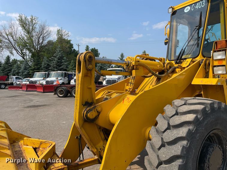 image for item DS8918 1994 Case 621B  wheel loader