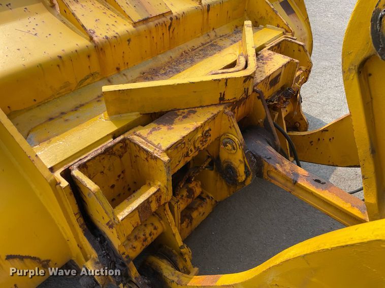 image for item DS8918 1994 Case 621B  wheel loader