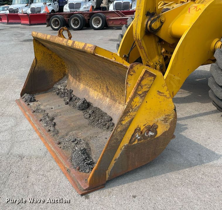 image for item DS8918 1994 Case 621B  wheel loader