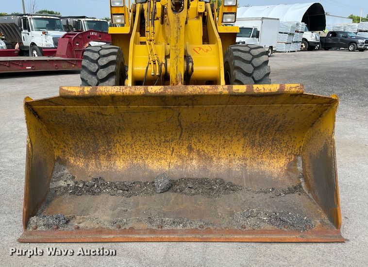 image for item DS8918 1994 Case 621B  wheel loader