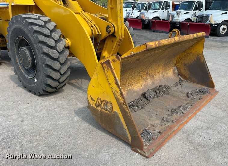 image for item DS8918 1994 Case 621B  wheel loader