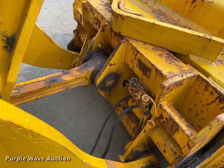 image for item DS8918 1994 Case 621B  wheel loader
