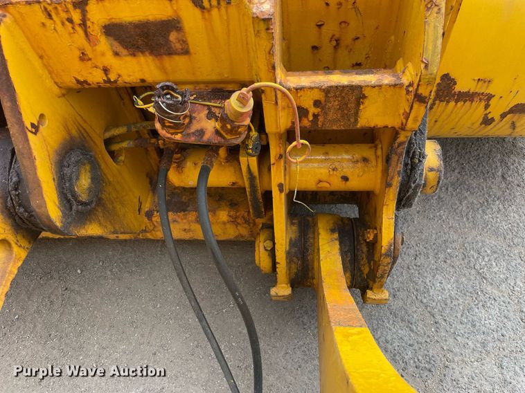 image for item DS8918 1994 Case 621B  wheel loader