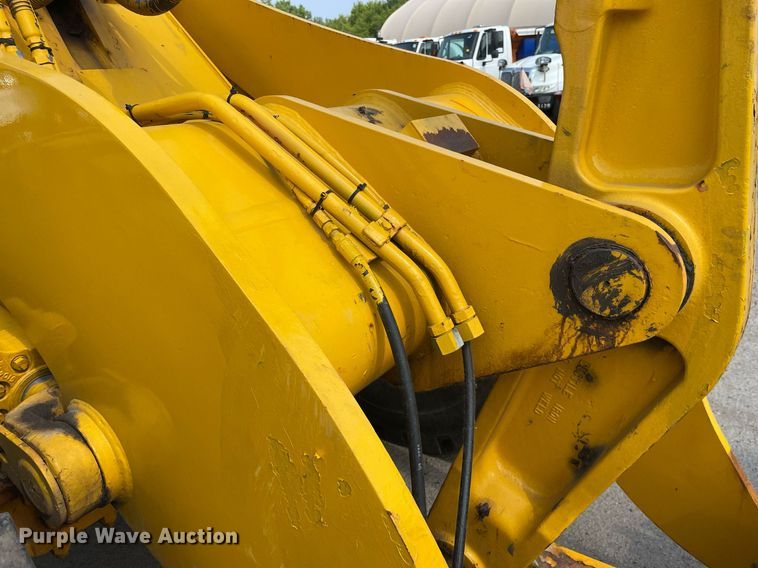 image for item DS8918 1994 Case 621B  wheel loader