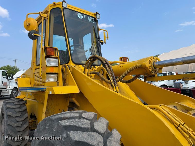 image for item DS8918 1994 Case 621B  wheel loader