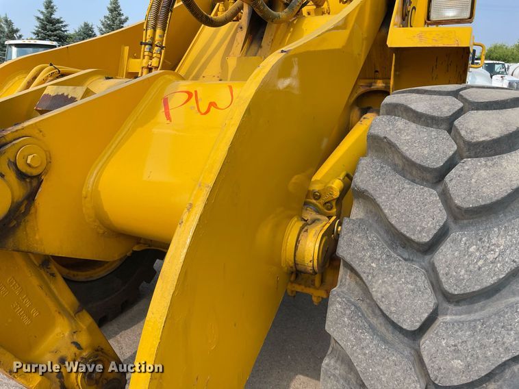 image for item DS8918 1994 Case 621B  wheel loader