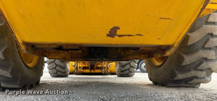 image for item DS8918 1994 Case 621B  wheel loader