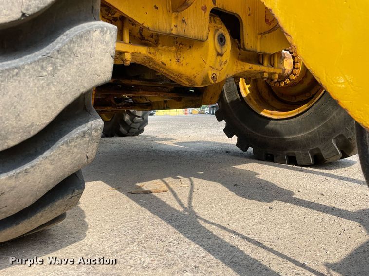 image for item DS8918 1994 Case 621B  wheel loader