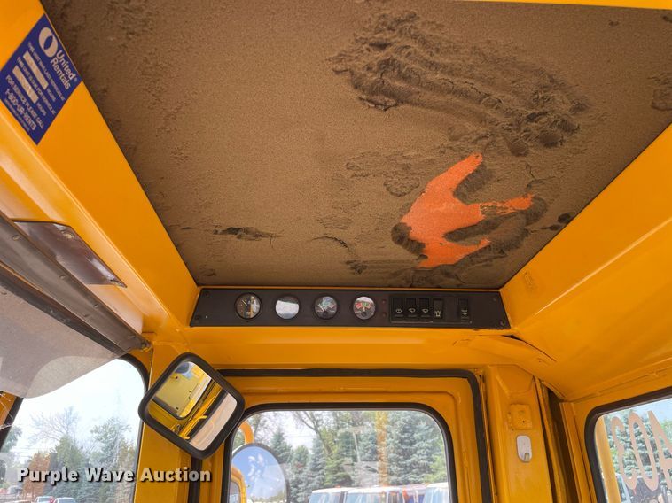 image for item DS8918 1994 Case 621B  wheel loader