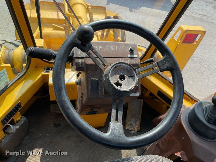 image for item DS8918 1994 Case 621B  wheel loader