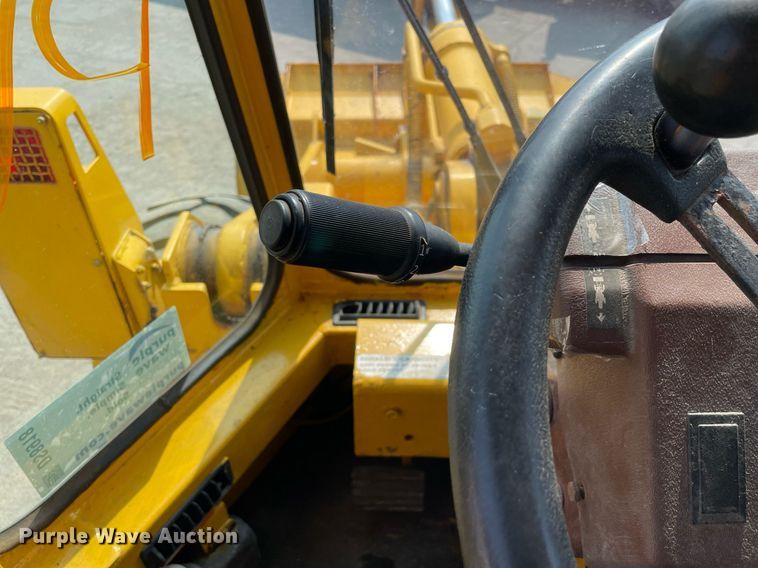 image for item DS8918 1994 Case 621B  wheel loader