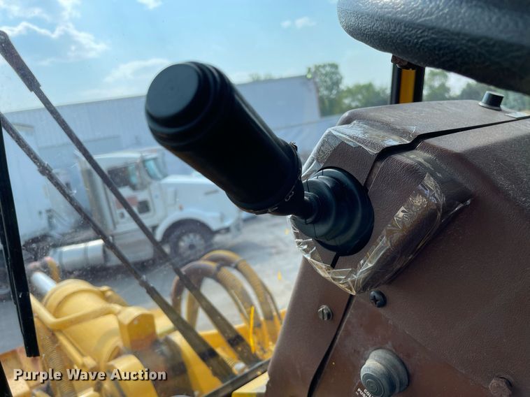 image for item DS8918 1994 Case 621B  wheel loader