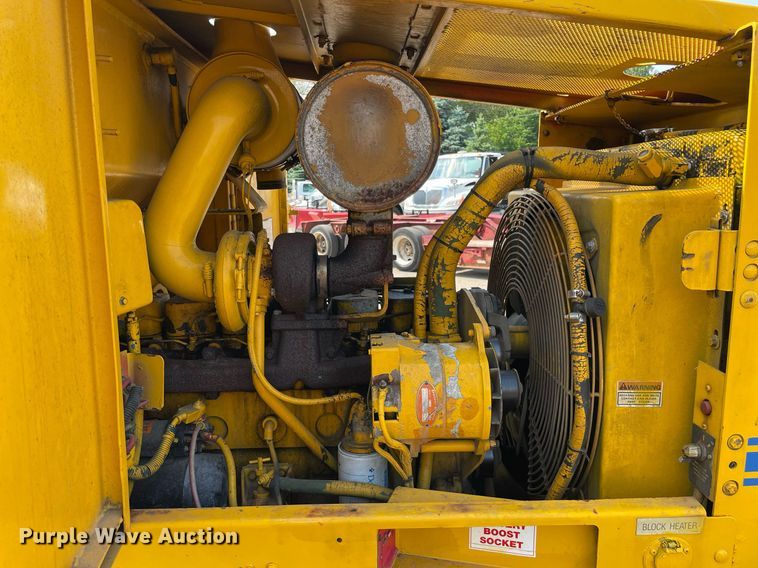 image for item DS8918 1994 Case 621B  wheel loader