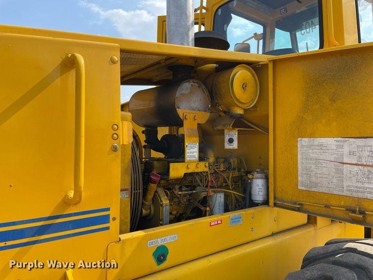 image for item DS8918 1994 Case 621B  wheel loader