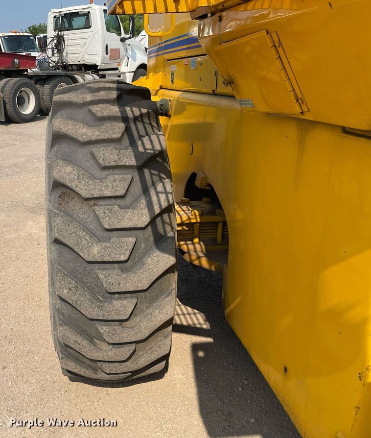 image for item DS8918 1994 Case 621B  wheel loader