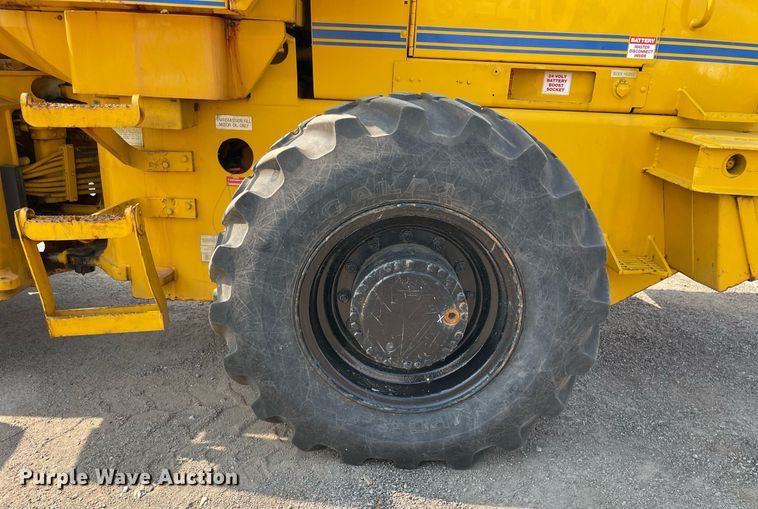 image for item DS8918 1994 Case 621B  wheel loader