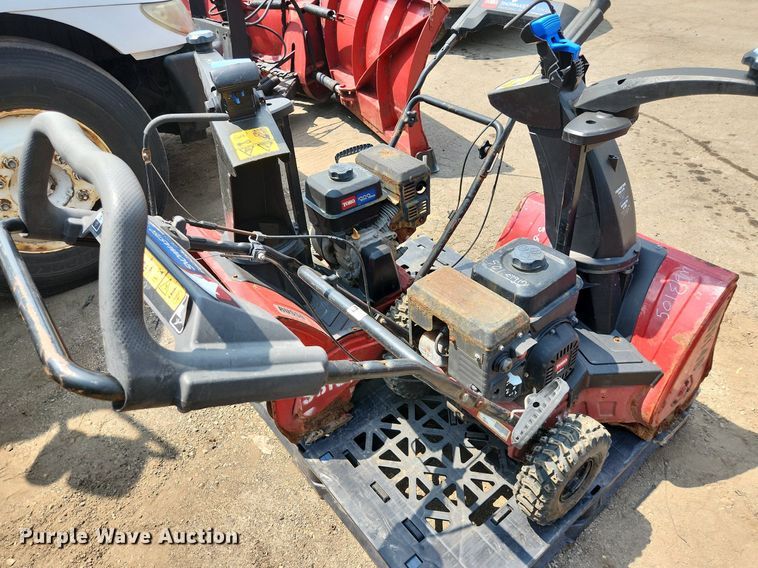 image for item DS8964 (2) Toro Snowmaster 724 ZXR  snow blowers