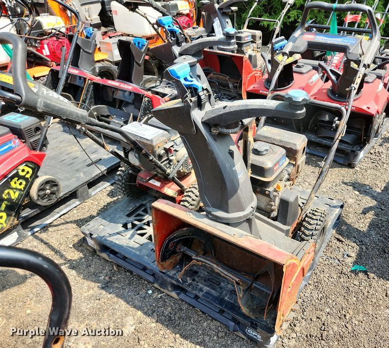 (2) Toro Snowmaster 724 ZXR snow blowers in Elgin, IL Item DS8971